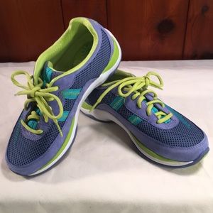 Women’s Dansko sport shoe. Size 6. Blue & green.
